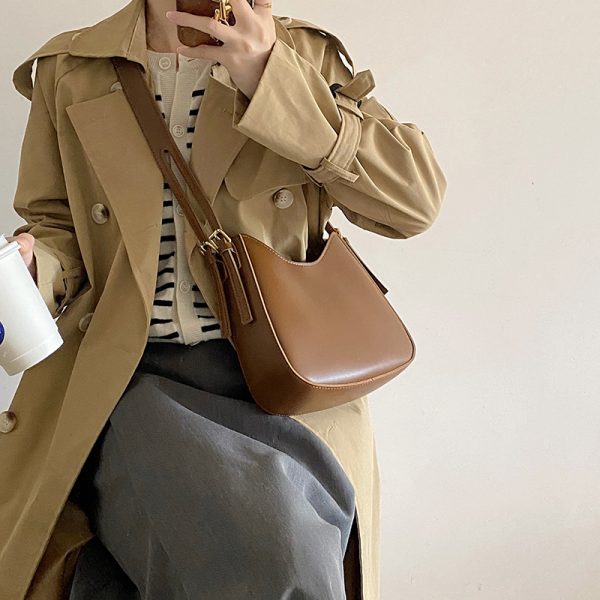Trendy Retro Crescent Crossbody Bag for Women - 2024 French Niche Underarm Style