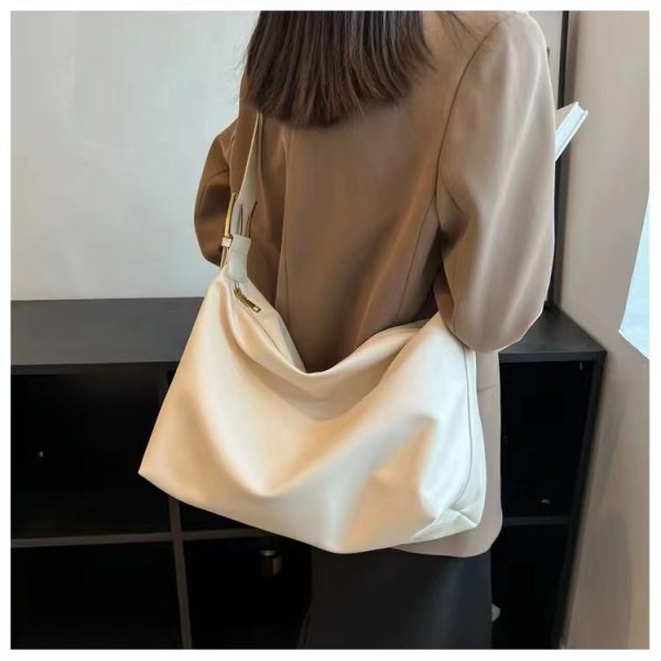 Trendy Women's Large Capacity Soft Leather Shoulder Bag - Minimalist Versatile Crossbody for Autumn and Winter 2024