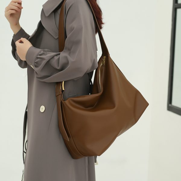 Trendy Women's Large Capacity Soft Leather Shoulder Bag - Minimalist Versatile Crossbody for Autumn and Winter 2024