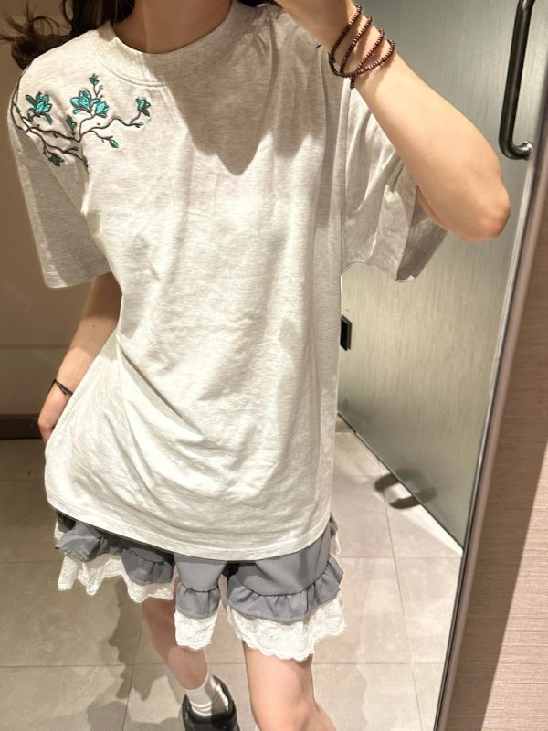Unique Floral Embroidered Short Sleeve T-Shirt for Women - Retro High-End Summer Tee with Distinctive Shoulder Design