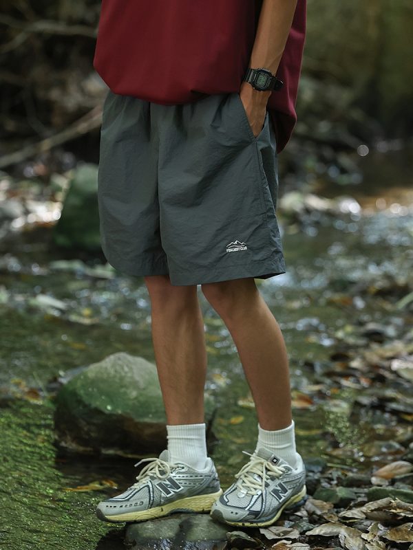 Unisex Quick-Dry Solid Color Sports Shorts - Lightweight Breathable Casual Beach Five-Point Pants for Summer Outdoor Activities