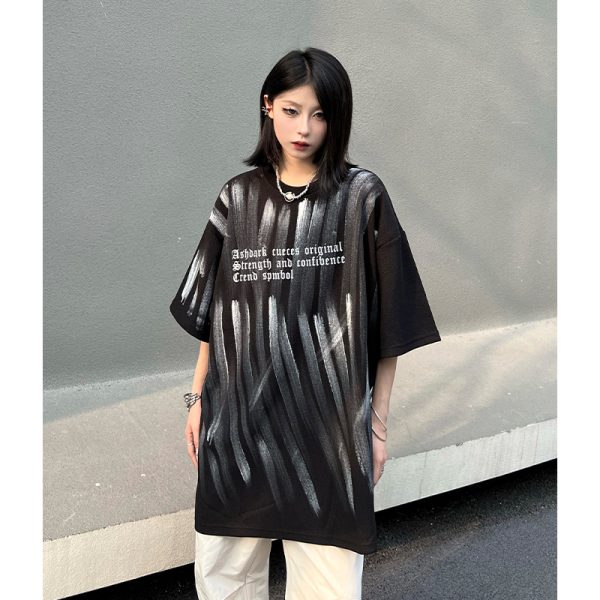 Unisex Street Graffiti Short Sleeve T-Shirt - Trendy Loose Fit Summer Tee for Couples, Urban Style, Niche Design