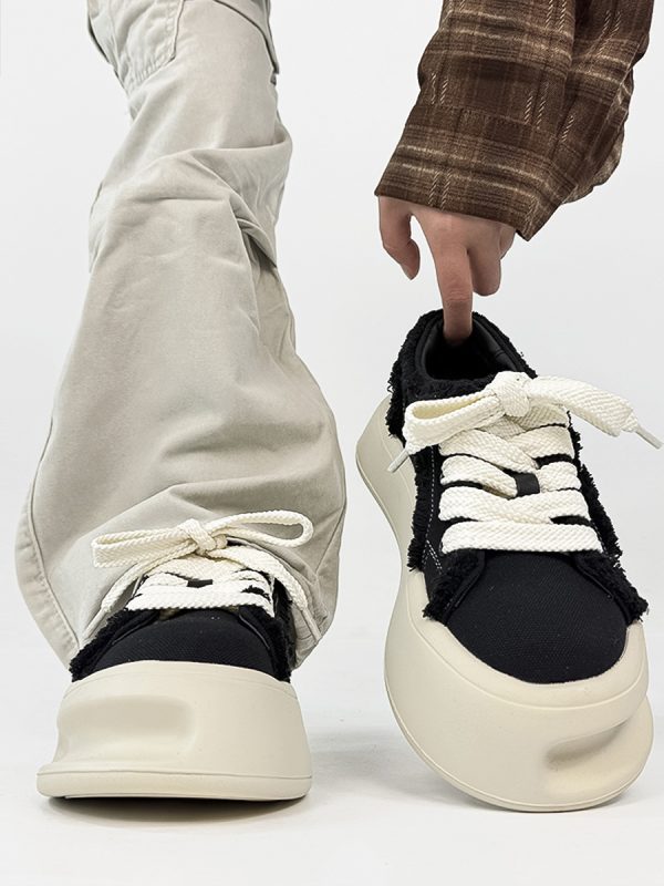 Unusual Horseshoe Canvas Shoes for Couples - Black and White Thick-Soled Sneakers, Cute Big Head Design, Trendy National Style