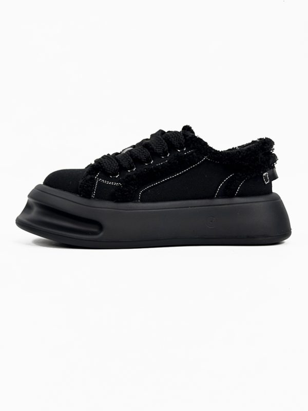 Unusual Horseshoe Canvas Shoes for Couples - Black and White Thick-Soled Sneakers, Cute Big Head Design, Trendy National Style