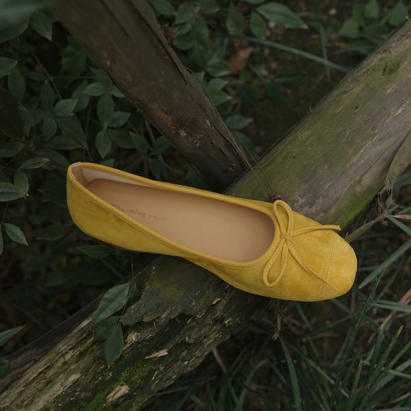 Versatile Bow-Tie Flat Ballet Shoes with Low Heel - Stylish Italian Design for Comfort and Everyday Wear