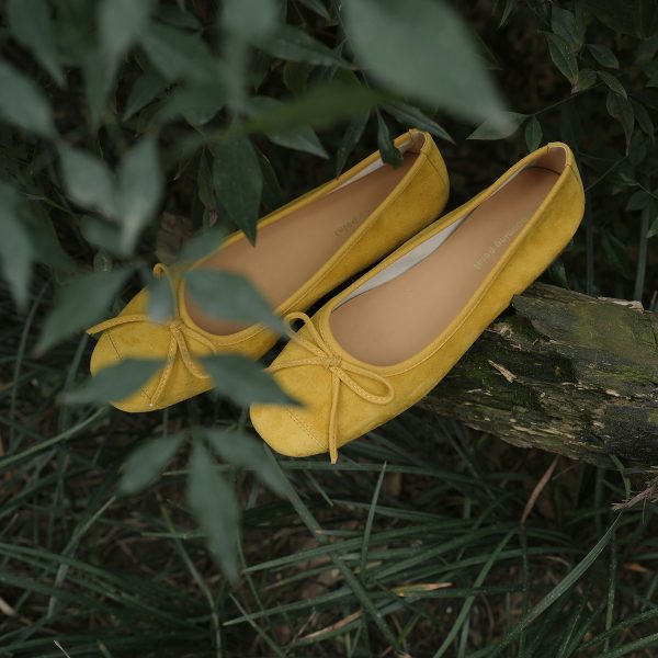 Versatile Bow-Tie Flat Ballet Shoes with Low Heel - Stylish Italian Design for Comfort and Everyday Wear
