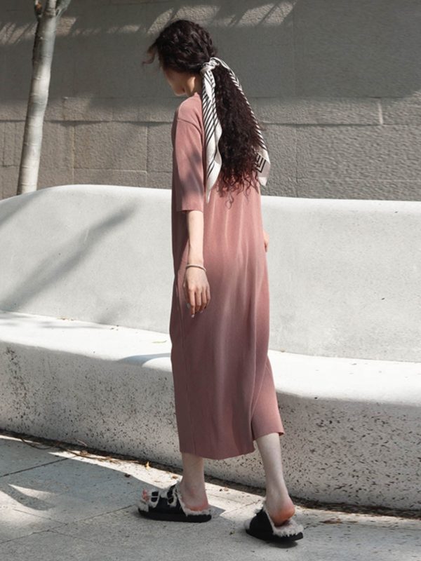 Versatile High-Temperature Pleated Paper Doll Dress with Toothpick Pleats, Knee-Length, Round Neck, Short Sleeves, Slimming Style