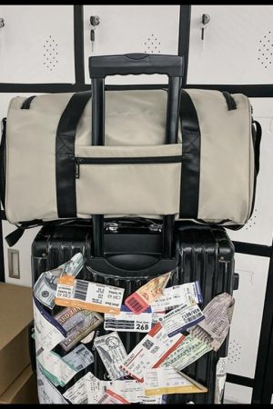 Versatile Large Capacity Travel Backpack for Men and Women â€“ Ideal for Business, School, Sports, and Weekend Getaways