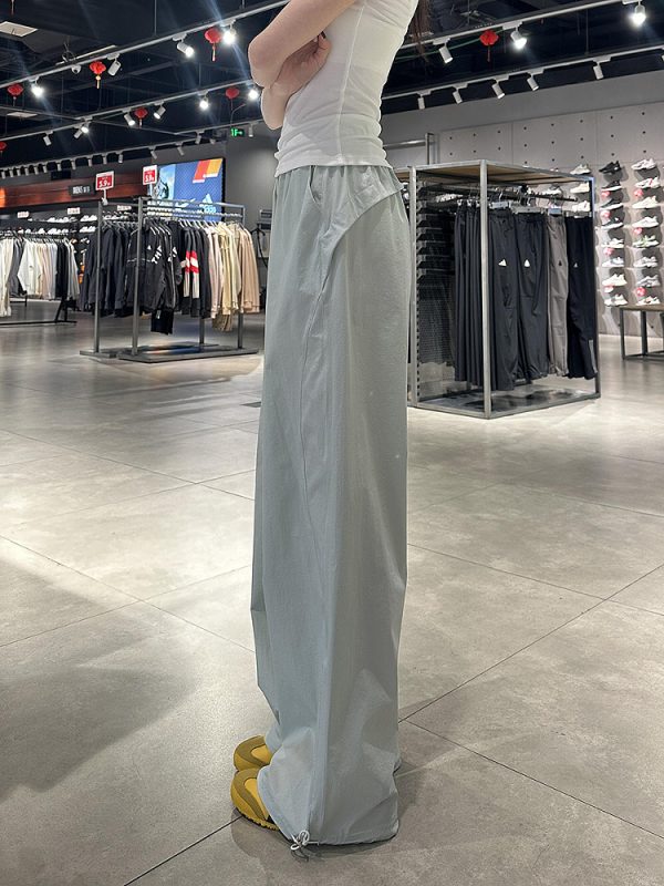 Vintage American-Style Cargo Pants for Women - Loose-Fitting Tapered Wide-Leg Design with Elastic Waist - Casual Versatile Sportswear