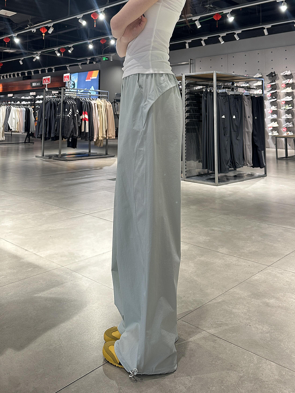 Vintage American-Style Cargo Pants for Women - Loose-Fitting Tapered Wide-Leg Design with Elastic Waist - Casual Versatile Sportswear