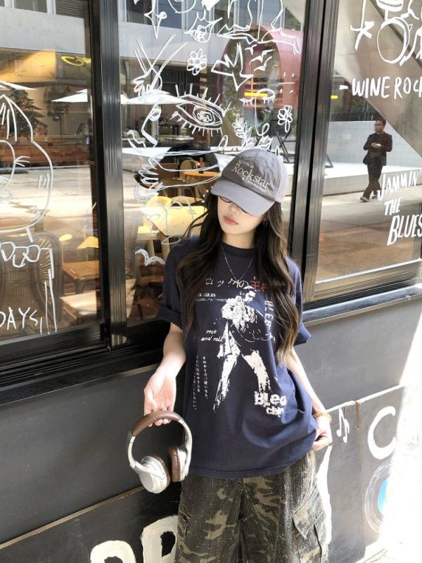 Vintage Distressed Short-Sleeve T-Shirt for Men & Women - Casual Hip-Hop Street Style Tee, Retro American Aesthetic