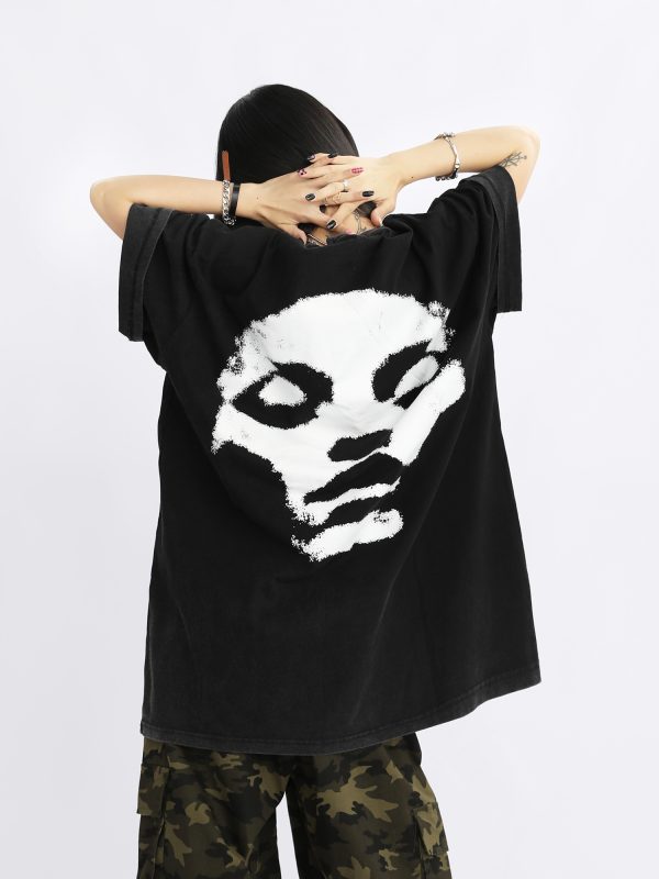 Vintage High Street Loose Short-Sleeve T-Shirt with Wild Skeleton Shadow Print, Niche Design for Trendy Fashion Lovers