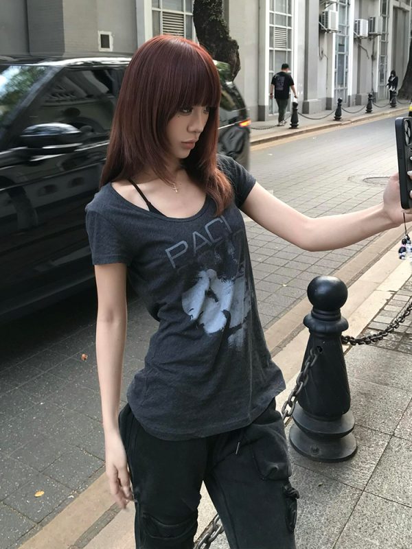 Vintage-Inspired Big Collar T-Shirt for Women, Portrait Print, Gray Short Sleeves, Loose Fit, Trendy Summer High Street Top