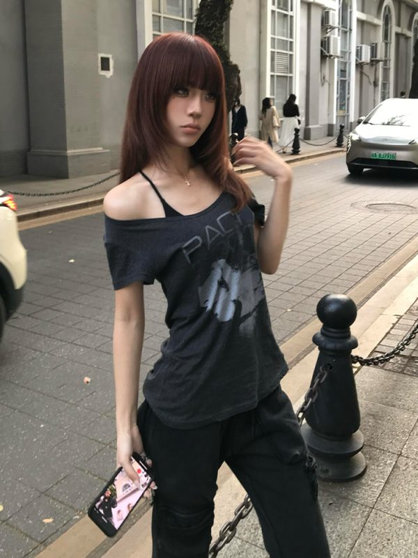 Vintage-Inspired Big Collar T-Shirt for Women, Portrait Print, Gray Short Sleeves, Loose Fit, Trendy Summer High Street Top