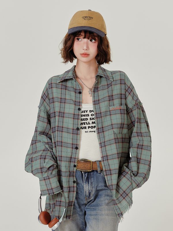 Vintage-Inspired Green Plaid Shirt Jacket for Women - Casual Loose Checkered Top for Spring and Autumn Fashion