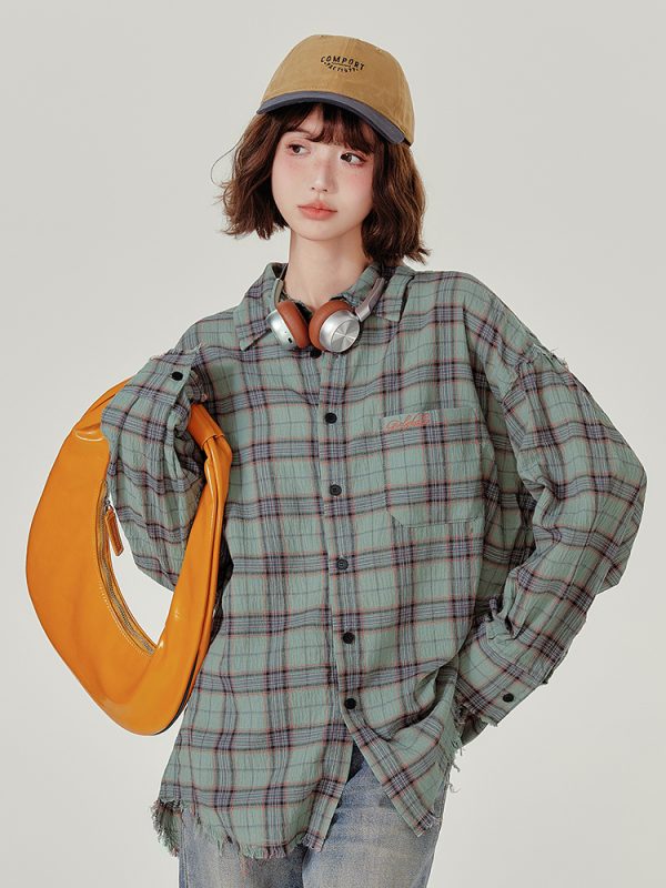 Vintage-Inspired Green Plaid Shirt Jacket for Women - Casual Loose Checkered Top for Spring and Autumn Fashion
