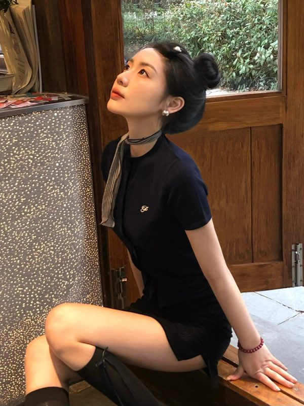 Vintage Navy Blue Knitted Short-Sleeve Women's Summer Cardigan - Slim Fit Round Neck Stylish Top for Y2K and Retro Fashion