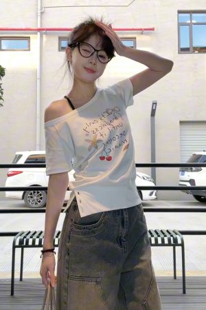 Vintage Off-Shoulder T-Shirt for Women, Summer Hand-Painted Graffiti Print, Loose Casual One-Shoulder Top, 90s Street Style