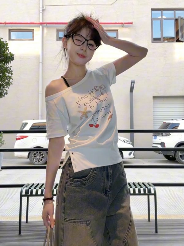 Vintage Off-Shoulder T-Shirt for Women, Summer Hand-Painted Graffiti Print, Loose Casual One-Shoulder Top, 90s Street Style