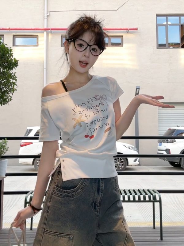 Vintage Off-Shoulder T-Shirt for Women, Summer Hand-Painted Graffiti Print, Loose Casual One-Shoulder Top, 90s Street Style