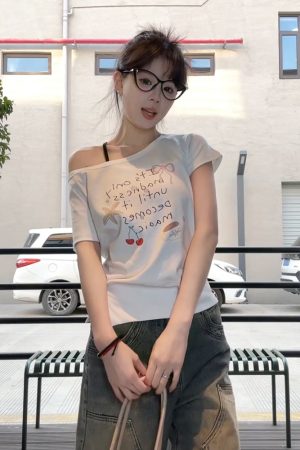 Vintage Off-Shoulder T-Shirt for Women, Summer Hand-Painted Graffiti Print, Loose Casual One-Shoulder Top, 90s Street Style
