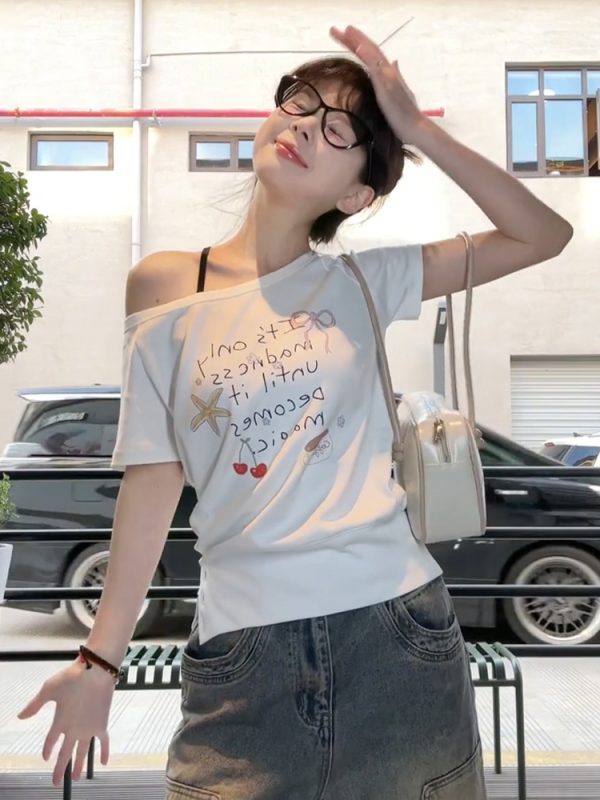 Vintage Off-Shoulder T-Shirt for Women, Summer Hand-Painted Graffiti Print, Loose Casual One-Shoulder Top, 90s Street Style