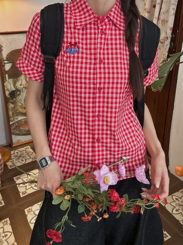 Vintage Red Plaid Short Sleeve Shirt for Summer - Slim Fit Casual Versatile Top, Perfect for 90s and Y2K Inspired Outfits