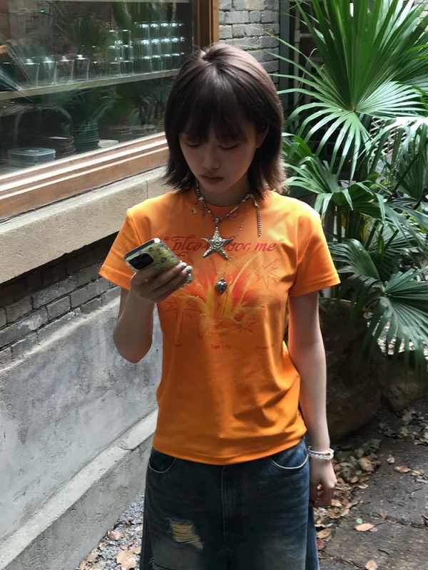 Vintage Retro Lily Print Dopamine Orange T-Shirt for Women - Summer Casual Top, Round Neck, Short Sleeves, Y2K Style