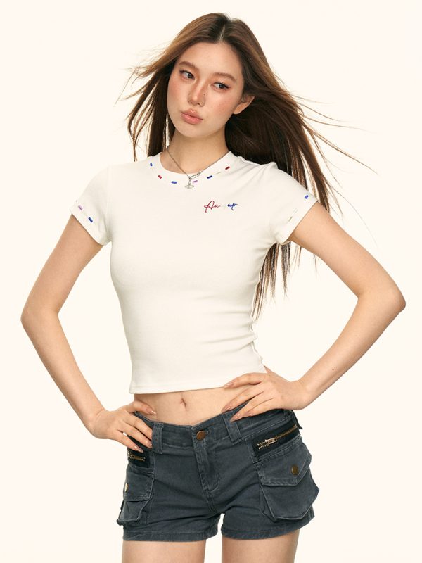 White Minimalist Letter Embroidered Short Sleeve T-Shirt for Women - Summer Slim Fit Round Neck Casual Top