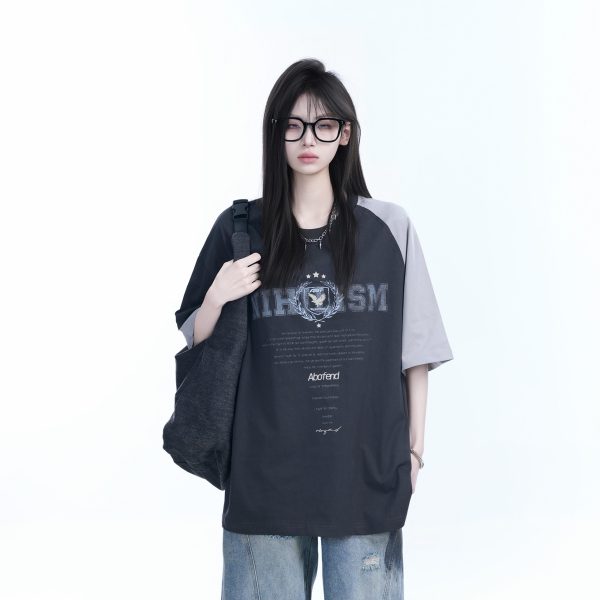 White Oversized Short Sleeve T-Shirt with American Retro Badge Print for Women, Casual Loose Fit, Y2K Style