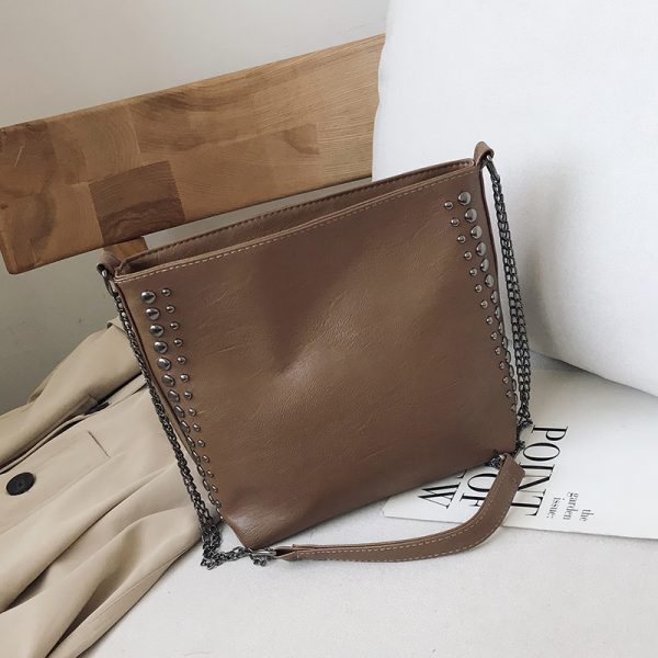 Women's Large Capacity Studded Chain Crossbody Bag - Trendy Korean Style Bucket Bag for Versatile Fashion Use