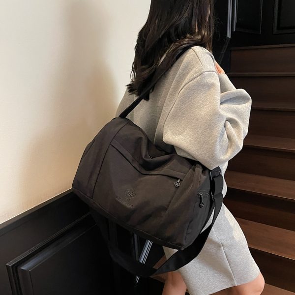 Women's Lightweight Fitness Sports Bag - Large Capacity Commuting Shoulder Crossbody Bag for Travel and Short Trips