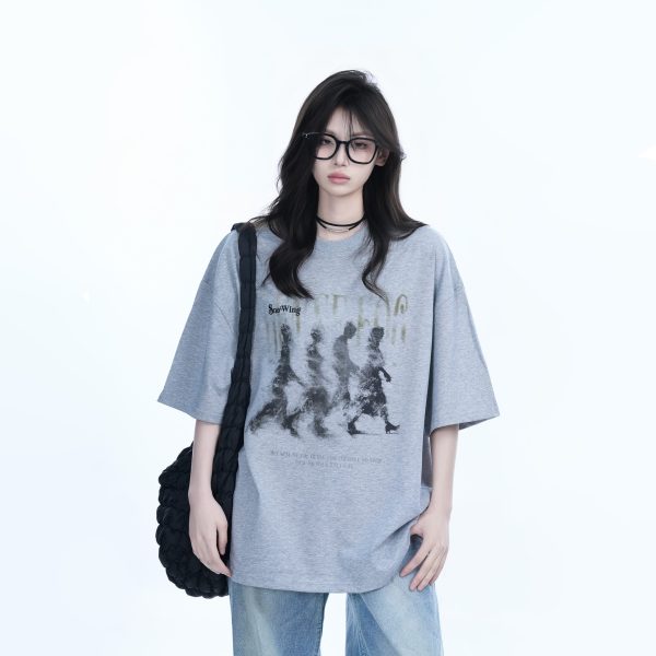 Womenâ€™s Loose Heavyweight Short-Sleeve T-Shirt with 'Sit and Eat Until the Mountains Are Empty' Shadow Print â€“ Summer 2023 Style