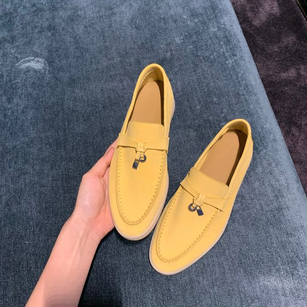 Women's Sheepskin Tassel Lock Loafers - Flat Slip-On Cashmere Flats for Versatile Everyday Style