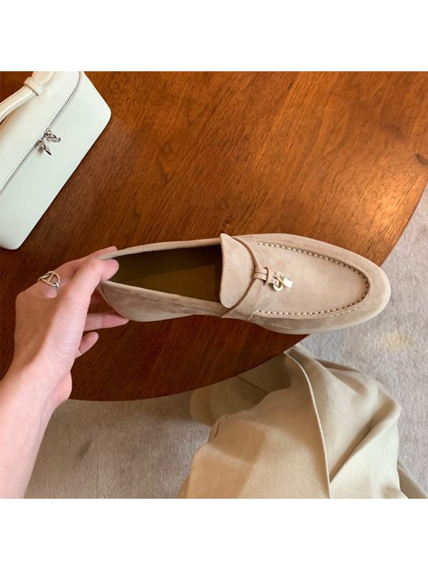 Women's Sheepskin Tassel Lock Loafers - Flat Slip-On Cashmere Flats for Versatile Everyday Style