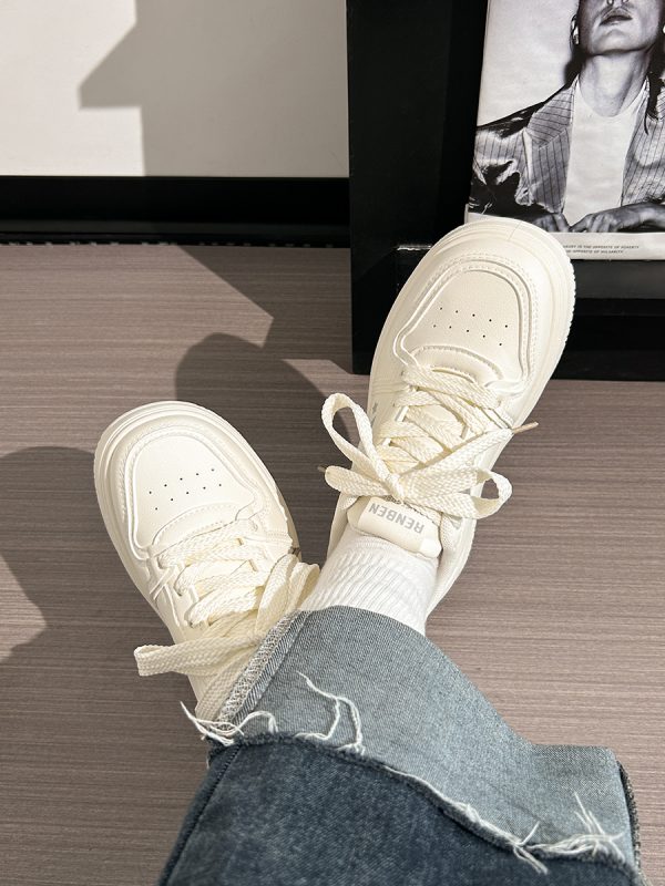 Women's Spring Thick-Soled White Sneakers, Versatile Minimalist Design, Niche Big Toe Shoes for a Trendy Look