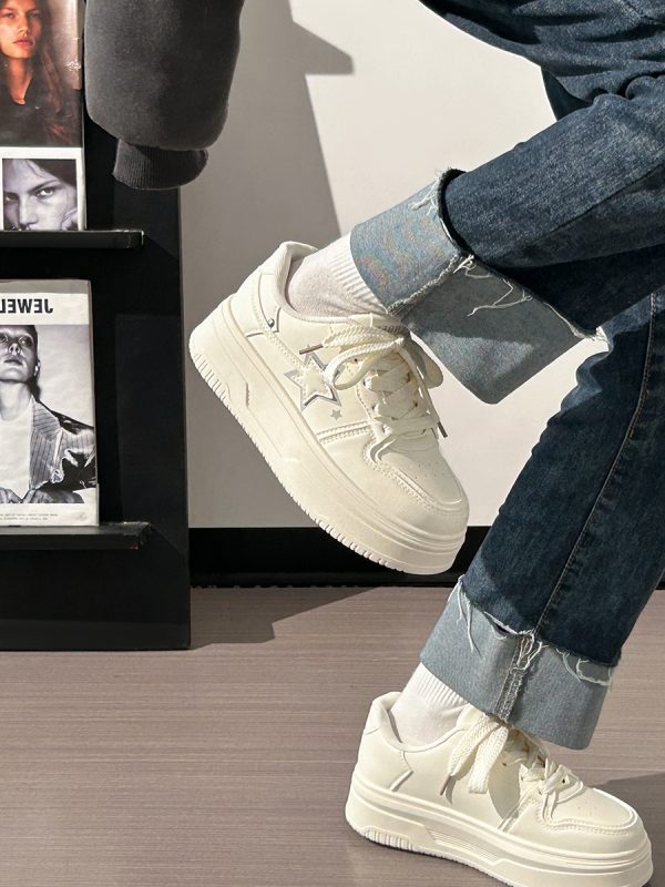Women's Spring Thick-Soled White Sneakers, Versatile Minimalist Design, Niche Big Toe Shoes for a Trendy Look