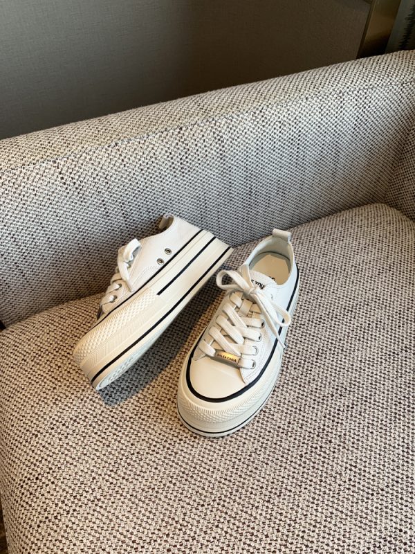 Women's Thick-Soled Genuine Leather Sneakers - Versatile College Style Casual Lace-Up Sports Shoes in White - 2025 Trend