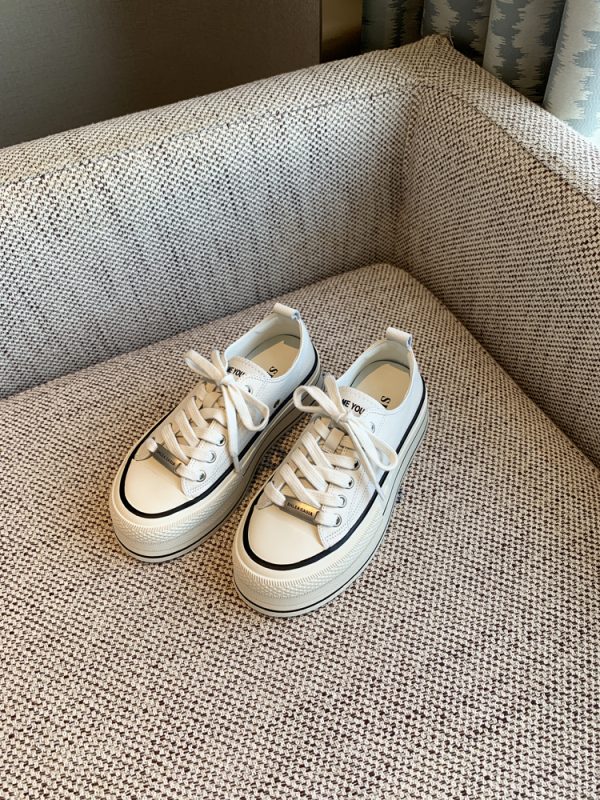 Women's Thick-Soled Genuine Leather Sneakers - Versatile College Style Casual Lace-Up Sports Shoes in White - 2025 Trend