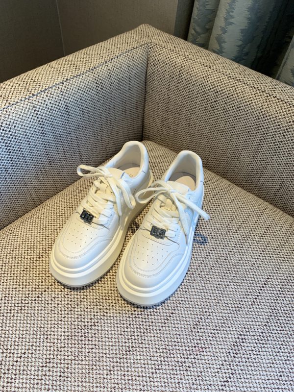 Women's White Lace-Up Sneakers with Thick Sole and Metal Buckle - Versatile Breathable Casual Sports Shoes for Autumn Fashion