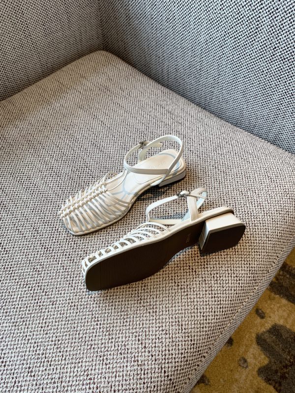 Women's Woven Closed-Toe Sandals 2025 Summer Korean Style Breathable Hollow Roman Commuter Shoes for Versatile Fashion