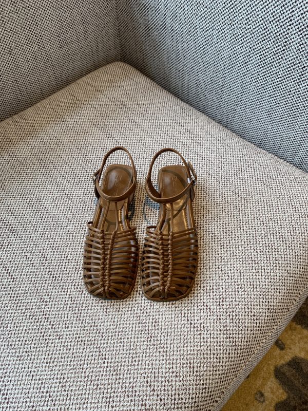 Women's Woven Closed-Toe Sandals 2025 Summer Korean Style Breathable Hollow Roman Commuter Shoes for Versatile Fashion