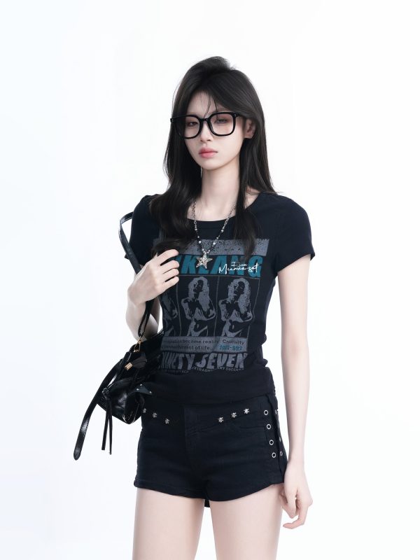Y2K Dark Style Slim Short-Sleeve T-Shirt for Women - Fitted Base Layer Top for Petite Figures with Unique Mountain Quote Design