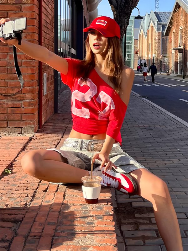 Y2K Off-Shoulder Red T-Shirt for Summer, Loose Fit Short-Sleeve Top with Digital Print, Spicy Girl American Style